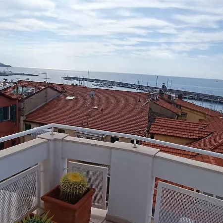 Apartamento Carlo's Bs128- Terrazza In Centro Tra Cielo E Mare